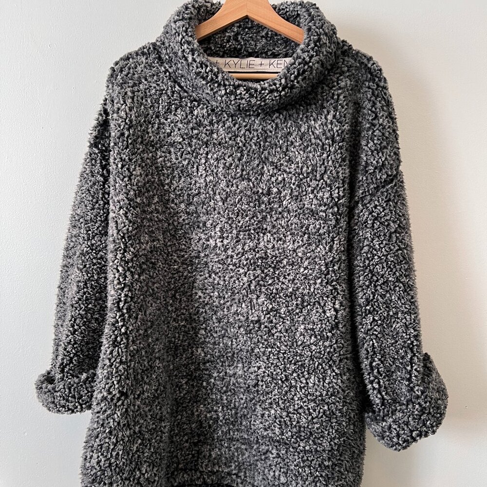Kendall+Kylie Grey Marled Cowl Pullover - Medium